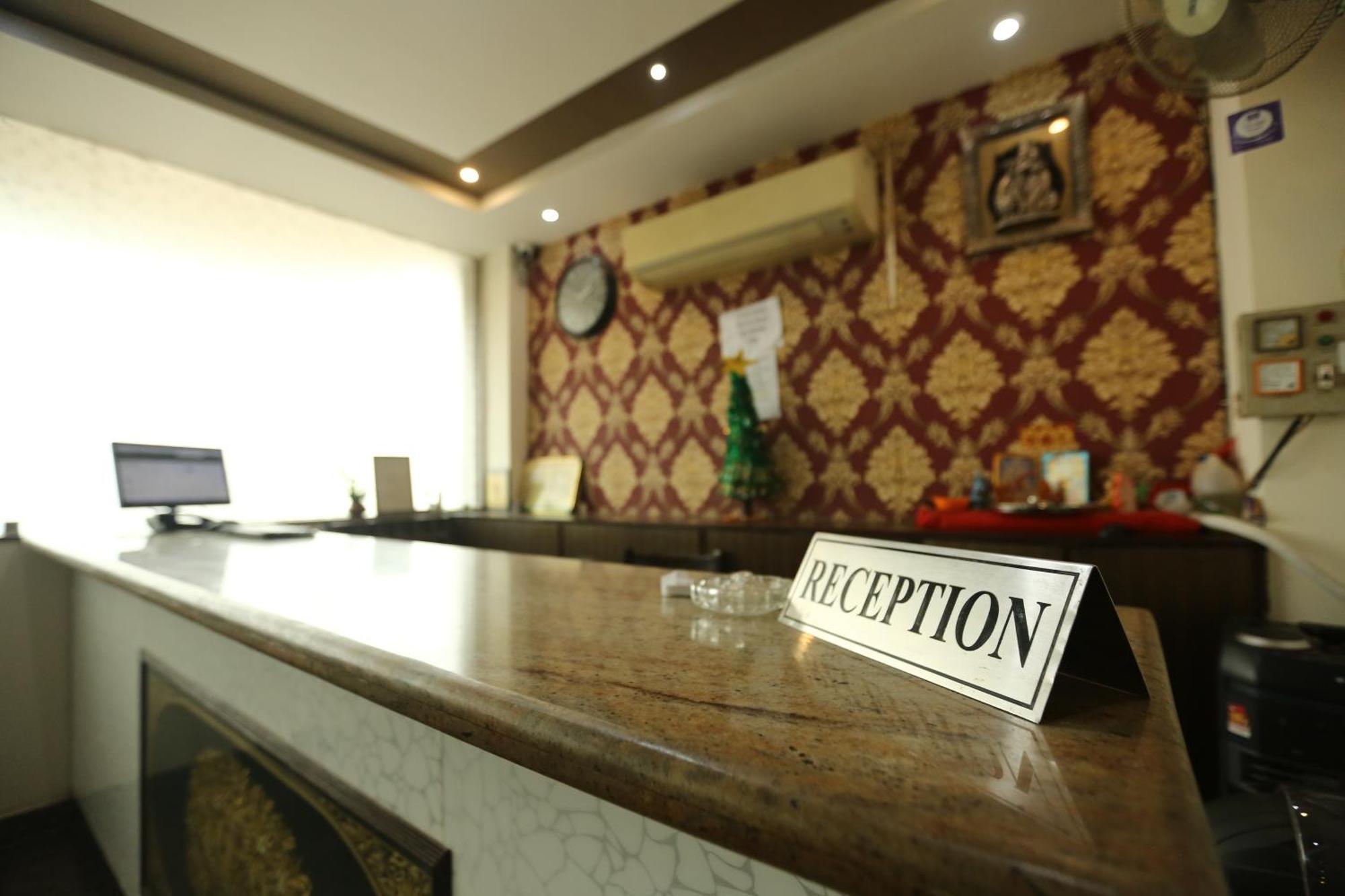 24 Hotel & Resort Агра Экстерьер фото