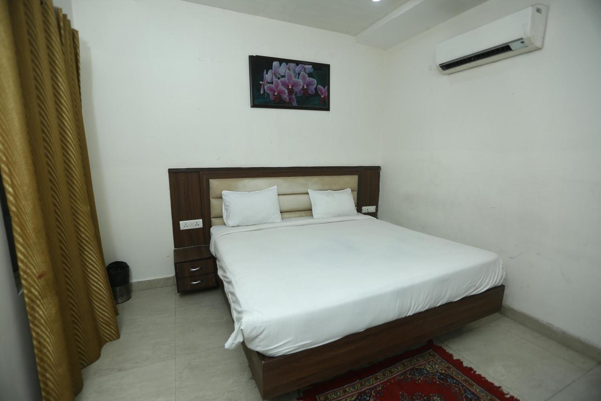 24 Hotel & Resort Агра Экстерьер фото